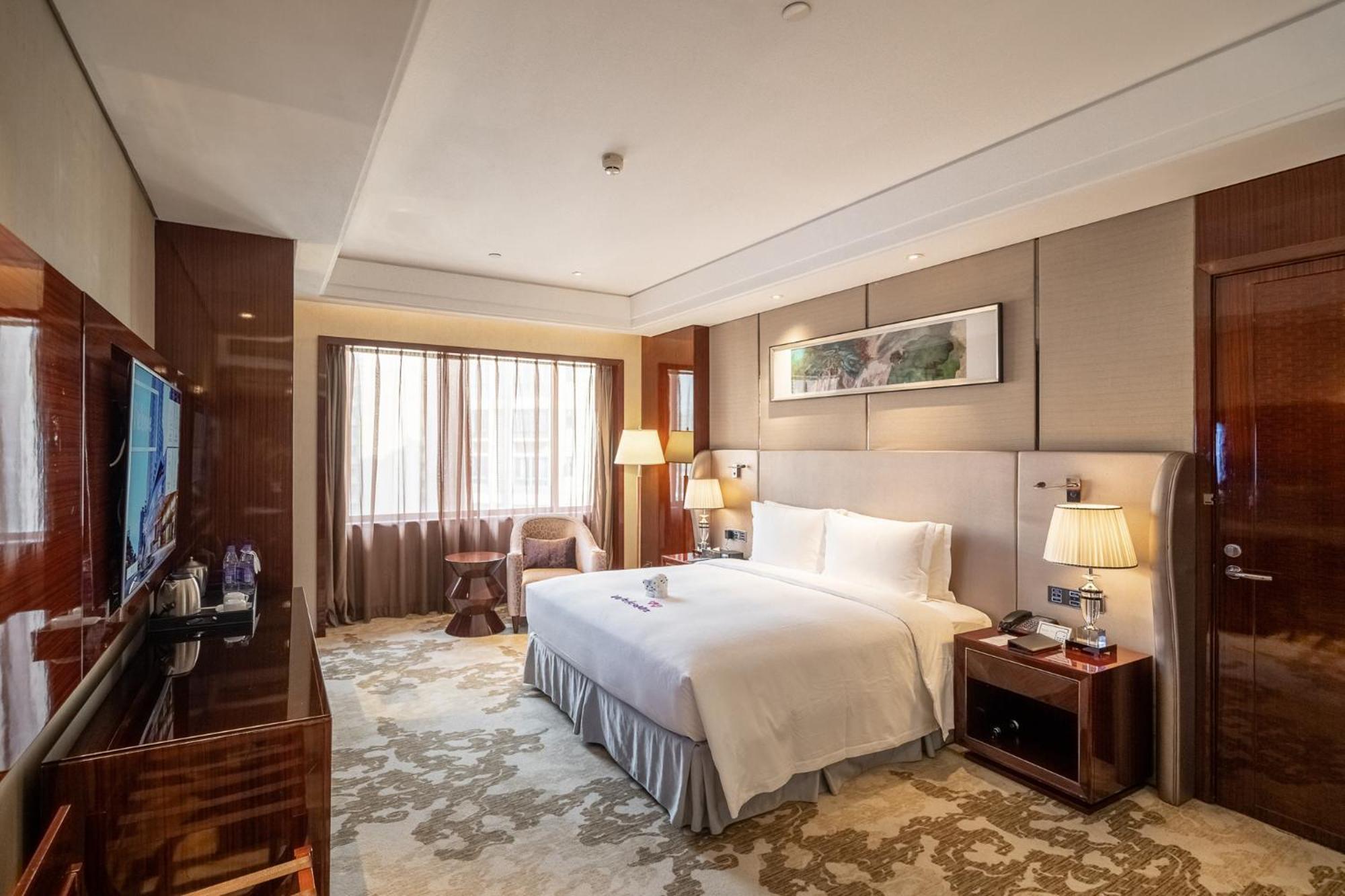 Hilton Foshan - Close To Lecong International Furniture Mall Exterior photo